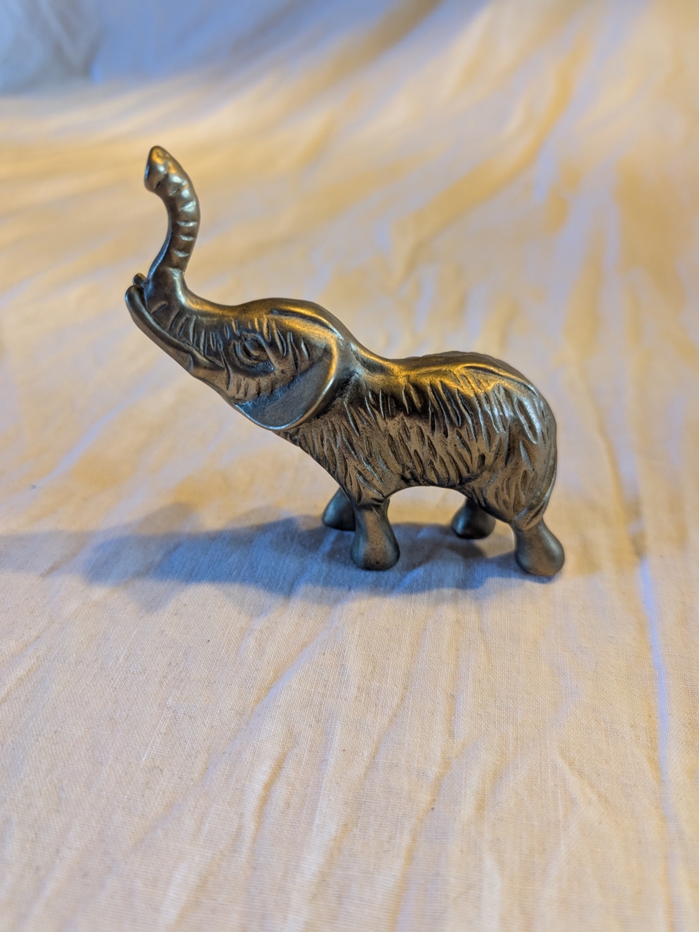 2/50$ Vintage Brass-Tone Elephant Figurine trinket